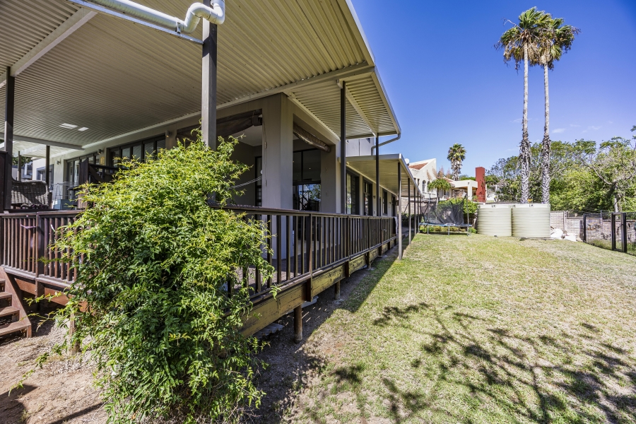 5 Bedroom Property for Sale in Beacon Bay Eastern Cape